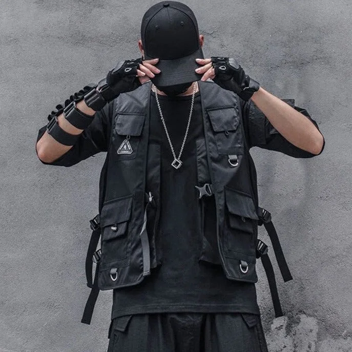 utility-techwear-vest