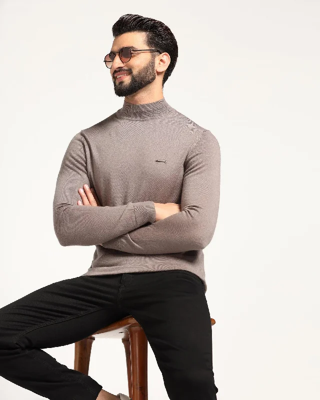 turtle-neck-sweater-in-beige-jester