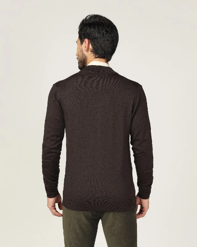 turtle-neck-sweater-in-brown-jude