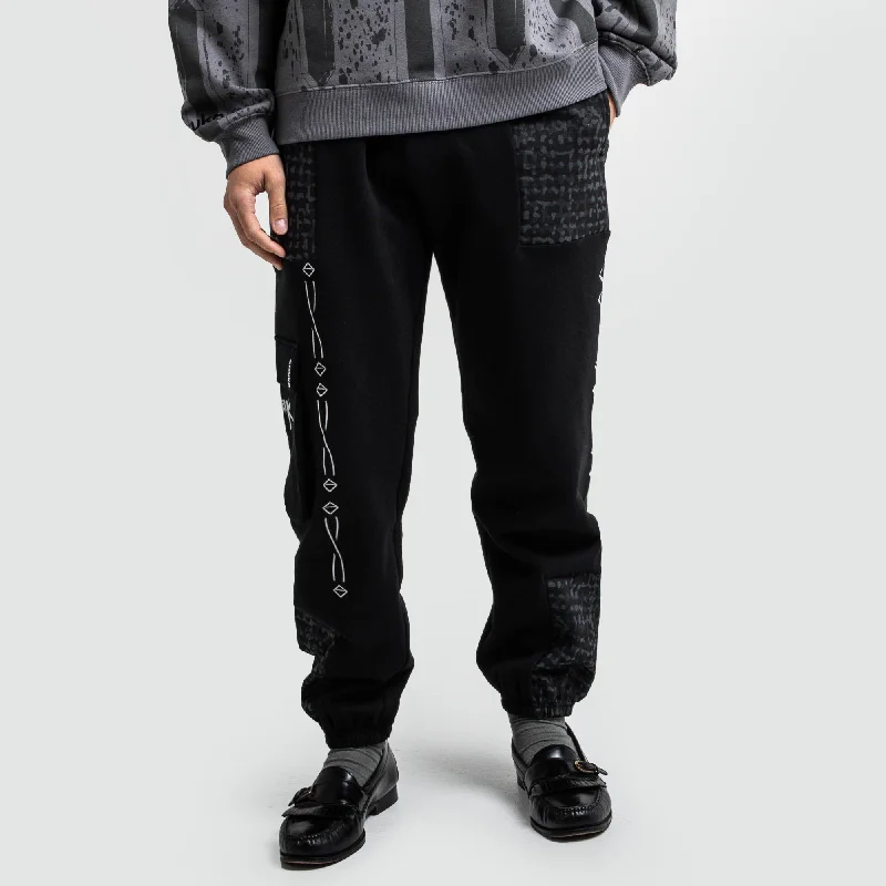 berserk-brand-of-sacrifice-black-cargo-sweatpants