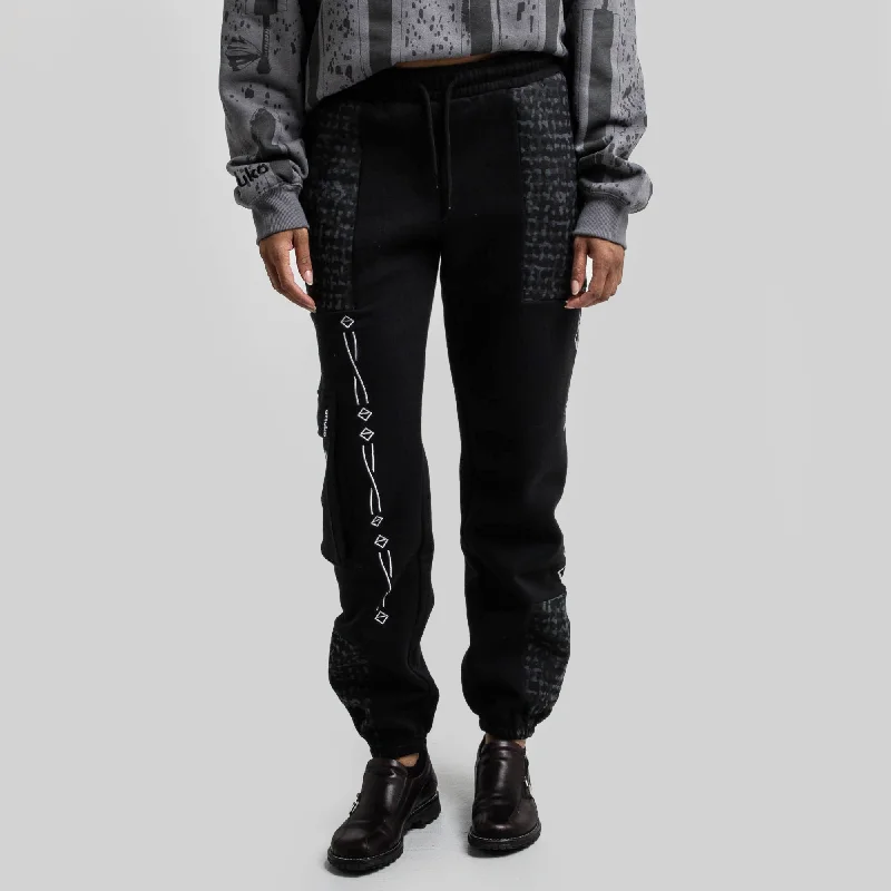 berserk-brand-of-sacrifice-black-cargo-sweatpants