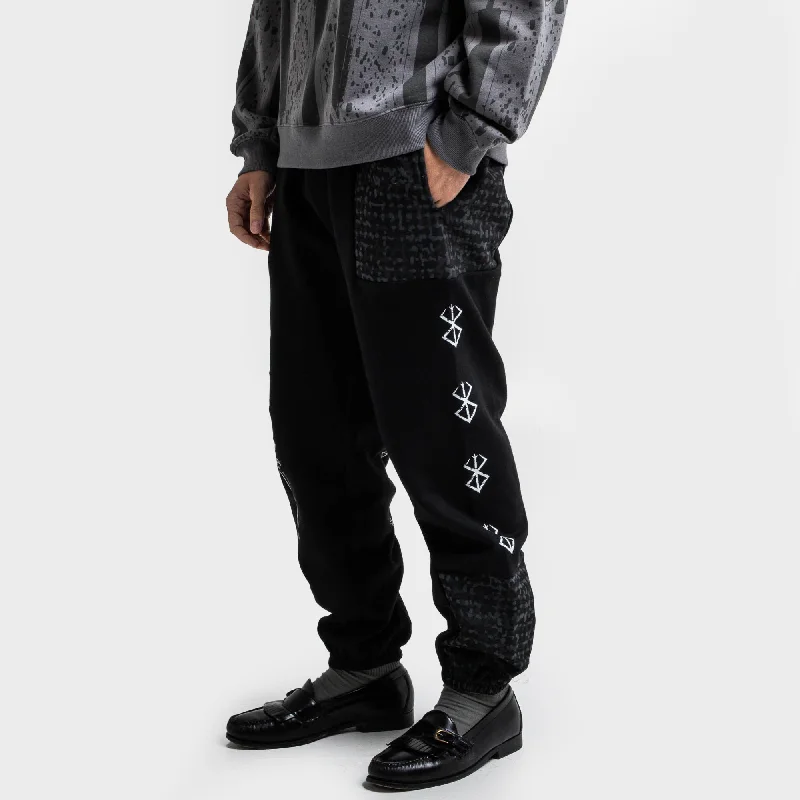 berserk-brand-of-sacrifice-black-cargo-sweatpants