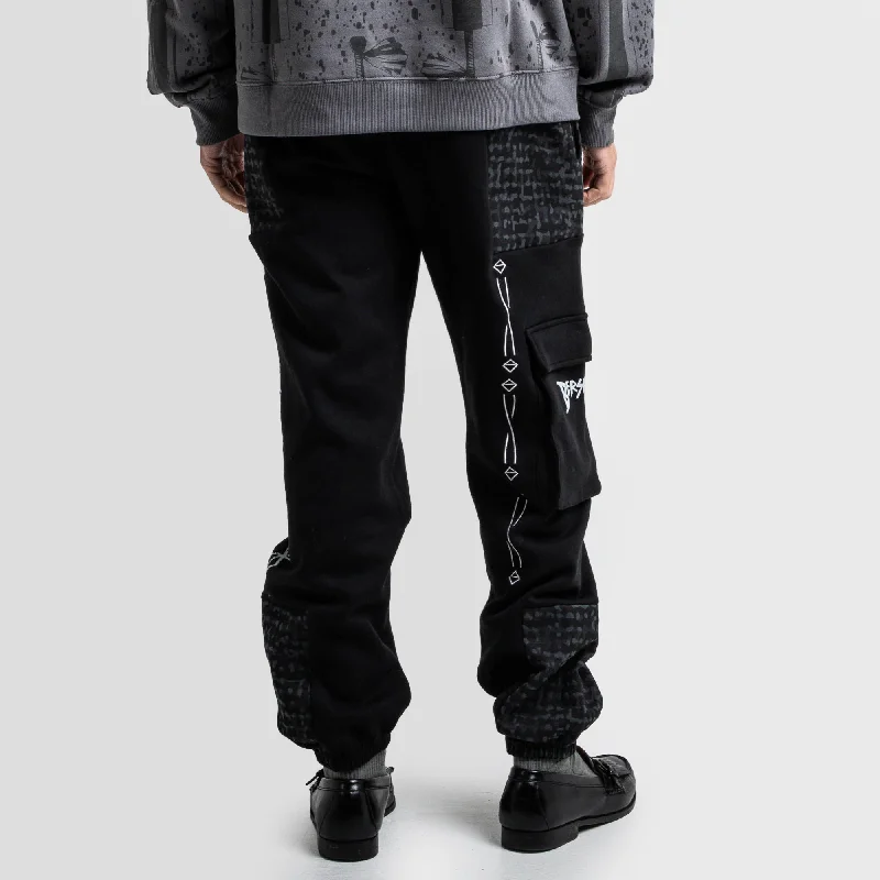 berserk-brand-of-sacrifice-black-cargo-sweatpants