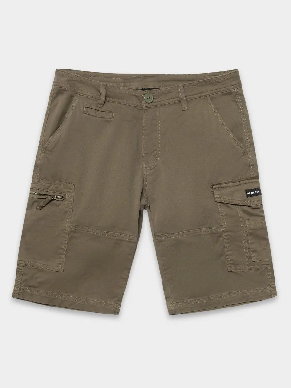 leon-cargo-shorts-in-army-green