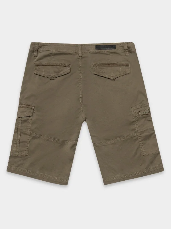 leon-cargo-shorts-in-army-green