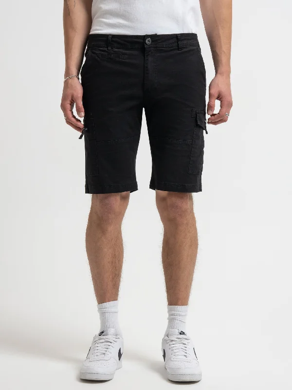 leon-cargo-shorts-in-black