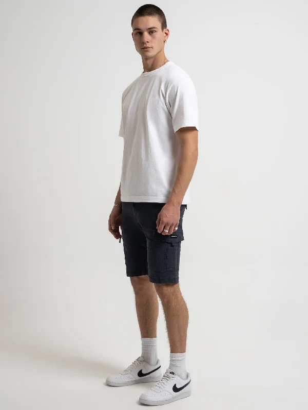 leon-cargo-shorts-in-dark-navy