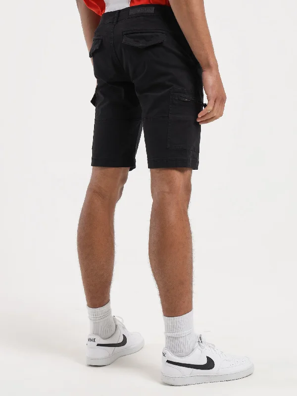 leon-slim-fit-cargo-shorts-in-black