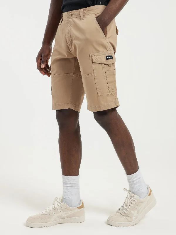 leon-slim-fit-cargo-shorts-in-desert-sand