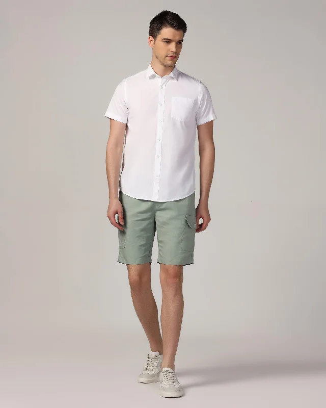 linen-casual-green-solid-shorts-kin