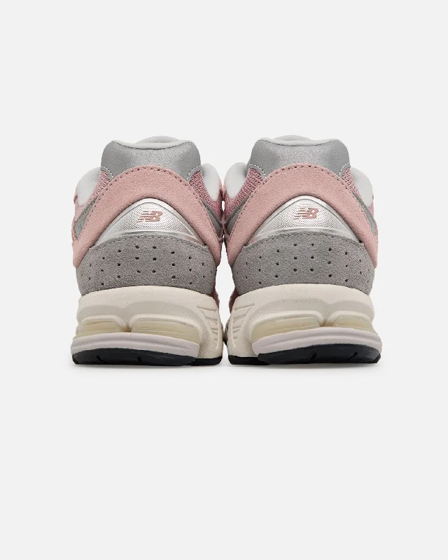 new-balance-2002r-pink