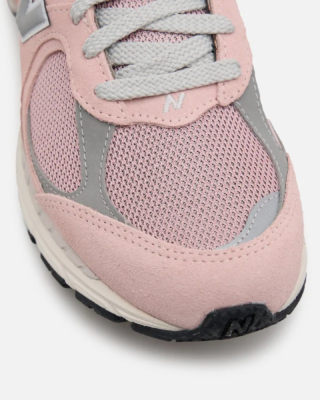 new-balance-2002r-pink