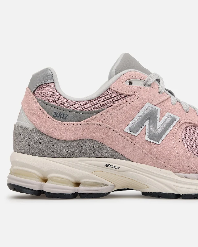 new-balance-2002r-pink