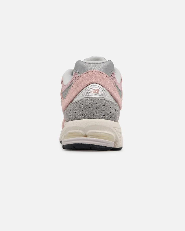 new-balance-2002r-pink