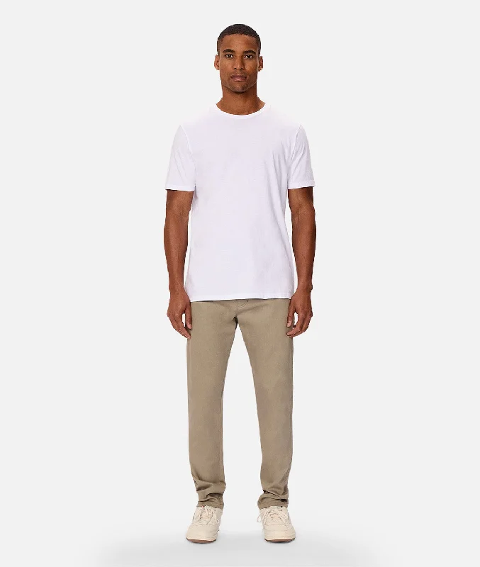 9575370-the-slim-comfort-cuba-chino