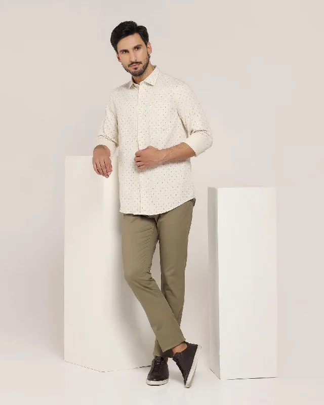 textured-casual-khakis-in-mouse-b-91-segy