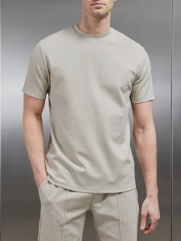 luxe-essential-t-shirt-beige