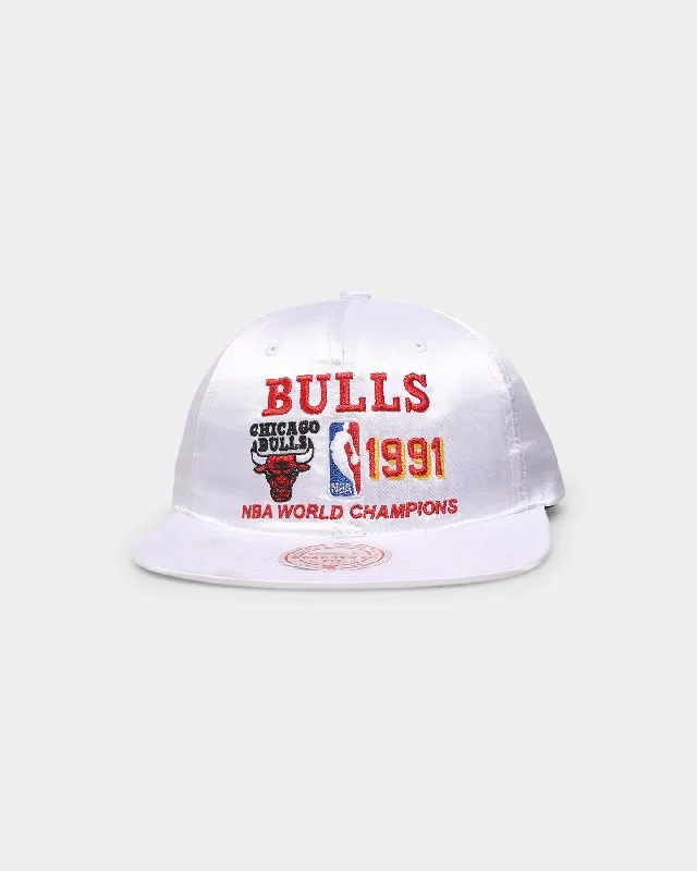 Mitchell & Ness Chicago Bulls '1991 Champions' Deadstock Snapback White