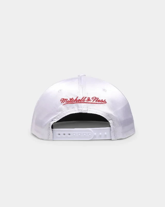 mitchell-ness-chicago-bulls-1991-champions-deadstock-snapback-white