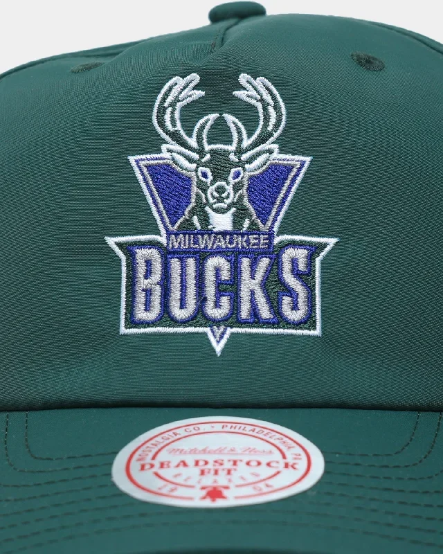 mitchell-ness-milwaukee-bucks-nylon-deadstock-snapback-original-team-colours