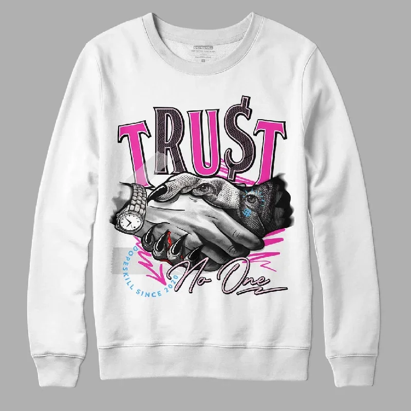 Pink Collection DopeSkill Sweatshirt Trust No One Graphic